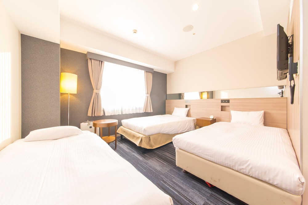 トリプルルーム 禁煙 (ベッド幅 110 cm, ソファーベッド ベッド幅90 cm) (0-５歳 添寝 1名まで) | ホテル イルクオーレなんば