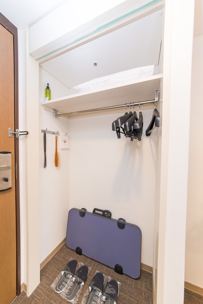 トリプルルーム 禁煙 (ベッド幅 110 cm, ソファーベッド ベッド幅90 cm) (0-５歳 添寝 1名まで) 客室2 | ホテル イルクオーレなんば