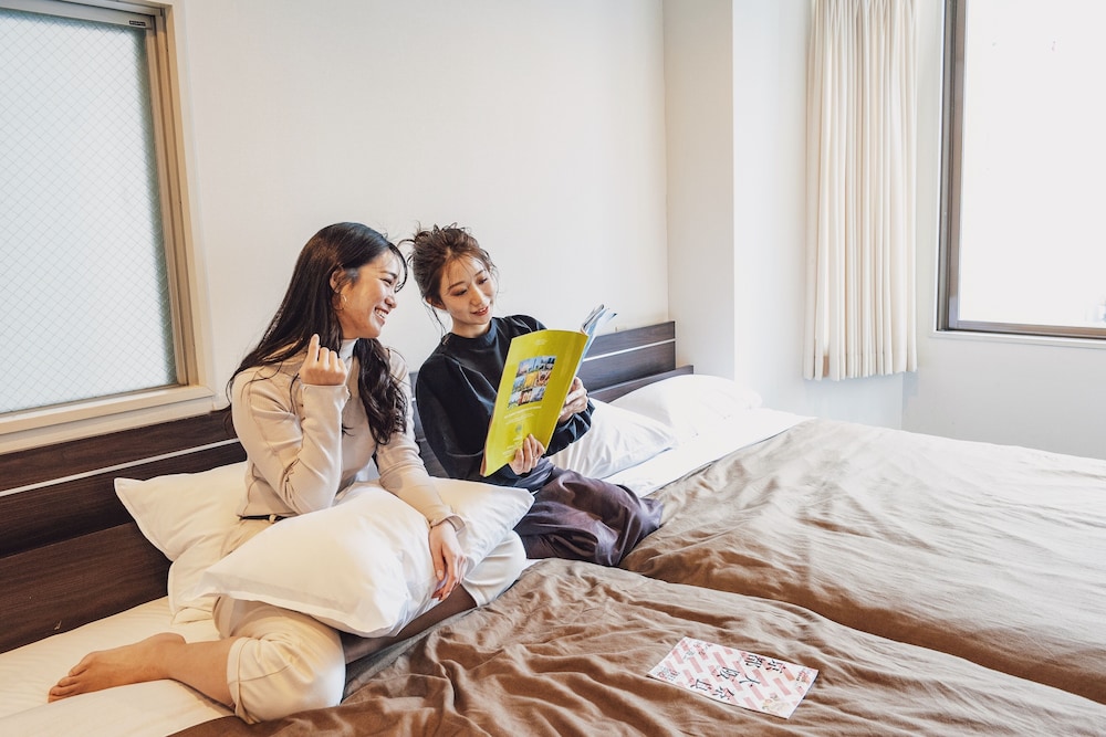 ファミリールーム（ダブルベッドタイプ）禁煙 客室8 | Roots Hostel