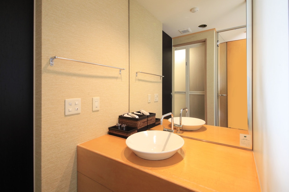 和室キングベッド　最上階 客室2 | 熱海 TENSUI