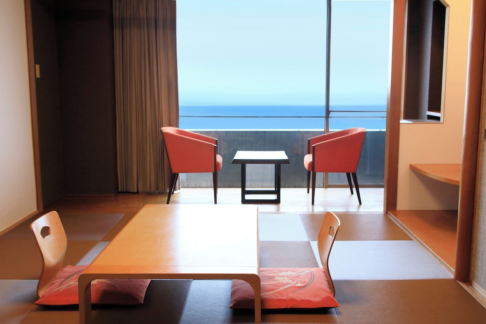 和室8畳 海側 | ソラトニワ熱海伊豆山