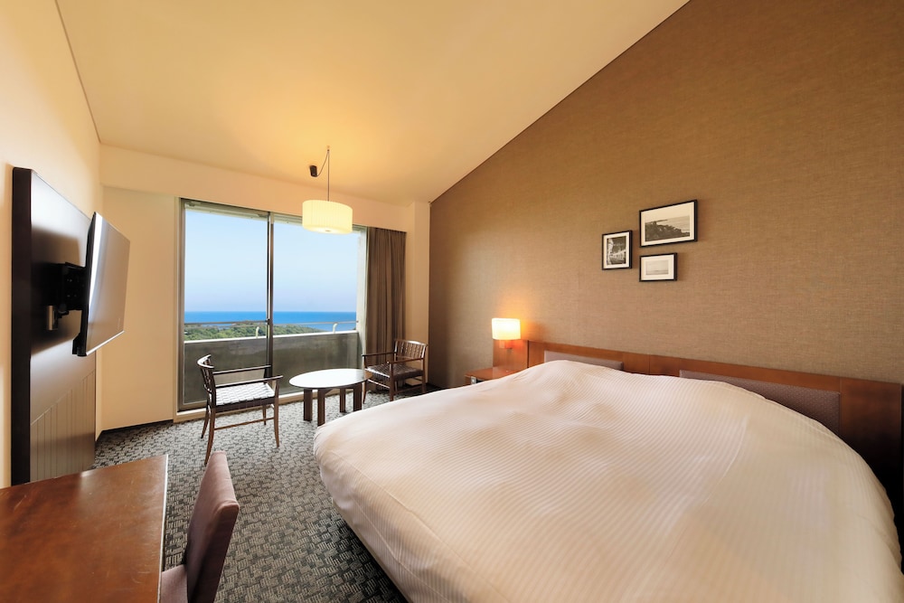 洋室キングベッド 海側 | ソラトニワ熱海伊豆山