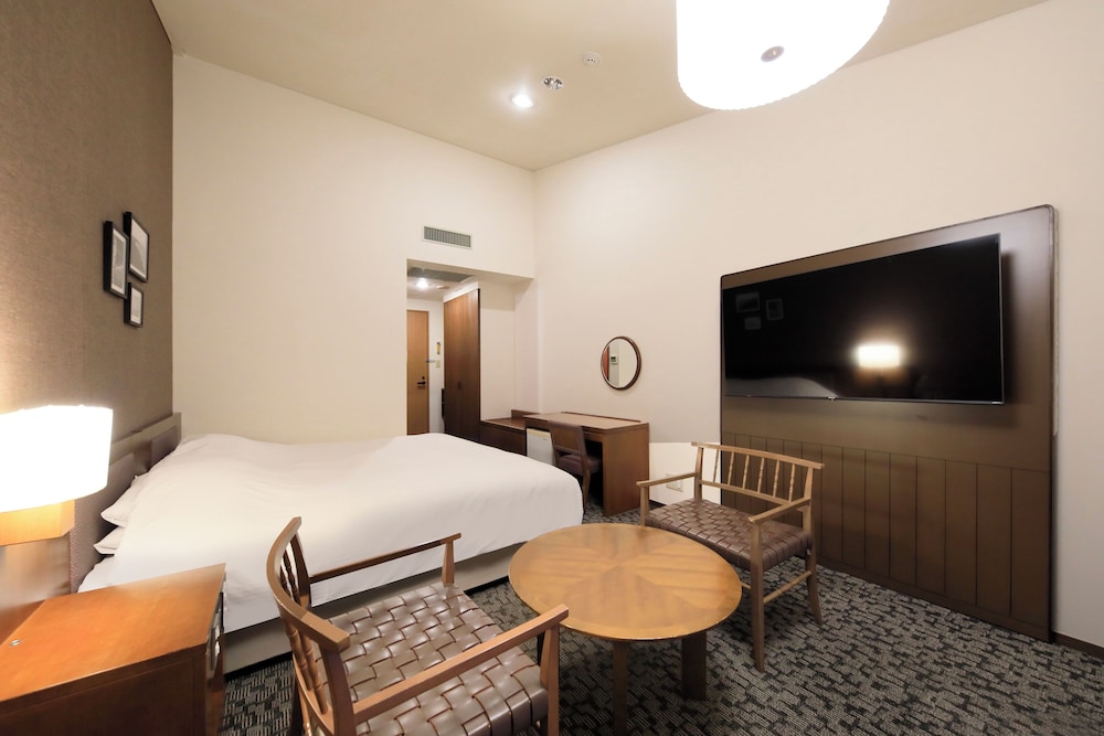 洋室キングベッド 海側 客室1 | ソラトニワ熱海伊豆山