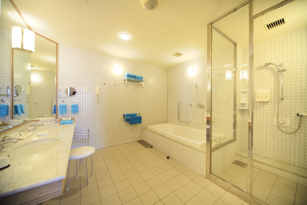 スイートルーム 禁煙　(2食付き ブッフェ夕食) バスルーム0 | 白浜古賀の井リゾート＆スパ