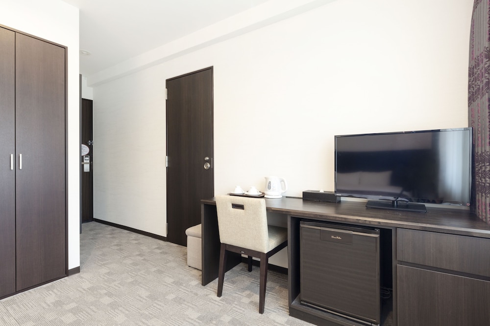 禁煙デラックスダブル【バス・トイレ別】 客室5 | ラシーヌホーム京都