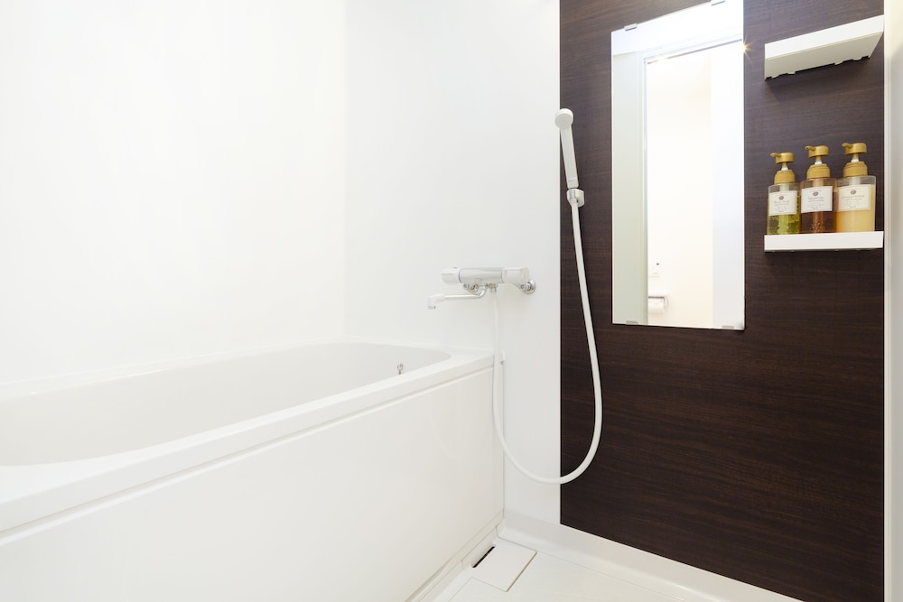 禁煙ツイン【バス・トイレ別】 バスルームのシンク0 | ラシーヌホーム京都