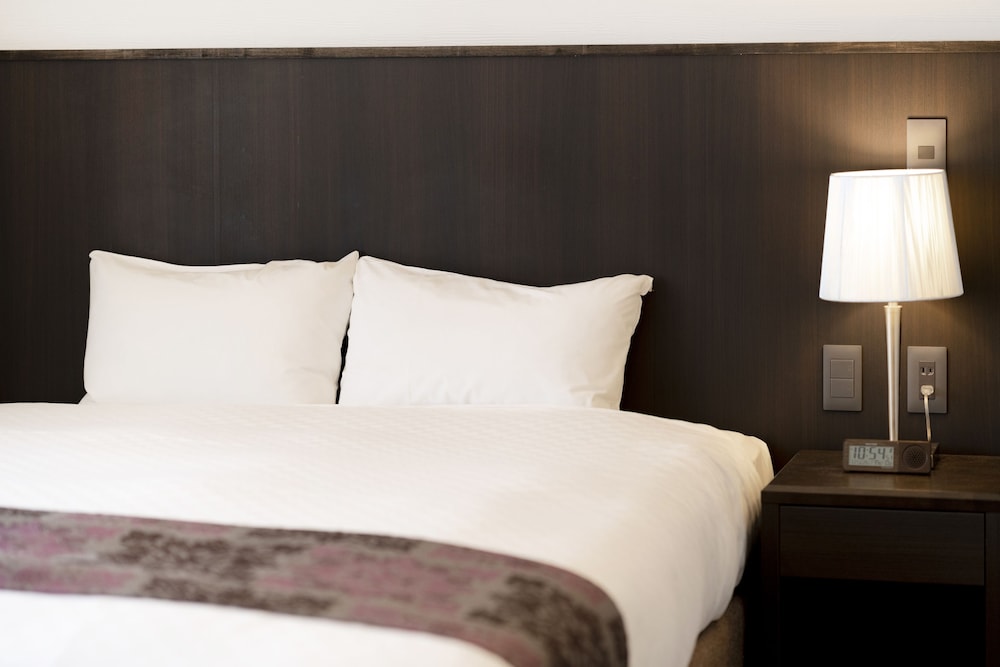 禁煙デラックスダブル【バス・トイレ別】 客室3 | ラシーヌホーム京都