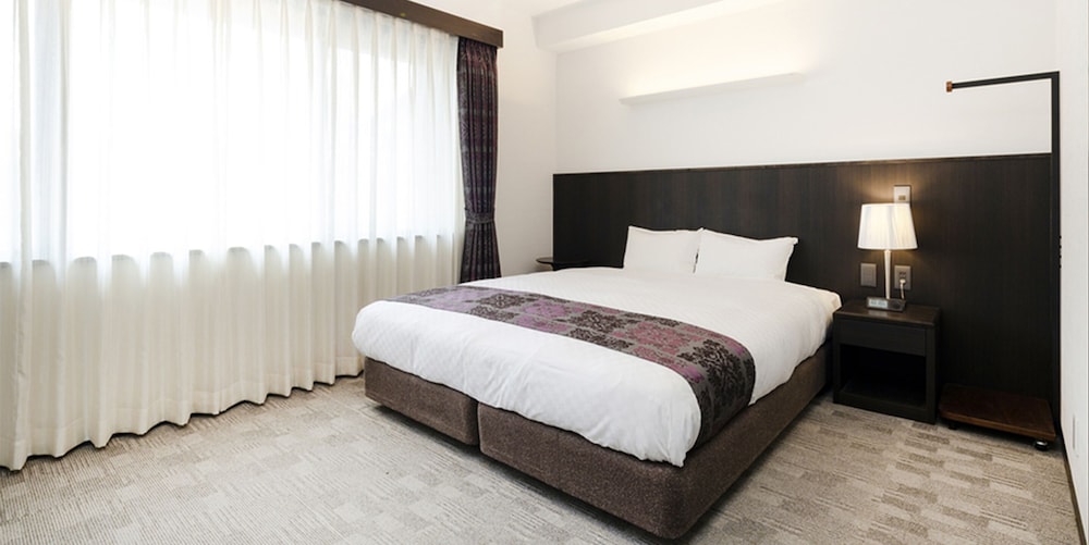 禁煙デラックスダブル【バス・トイレ別】 | ラシーヌホーム京都