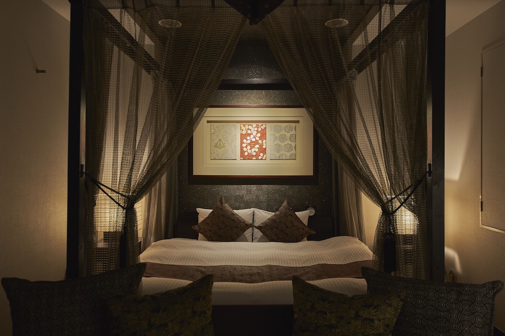 デラックスダブル (Sofa and Bed or Low Bed) 客室1 | SAKE Kura Hotel 川崎宿