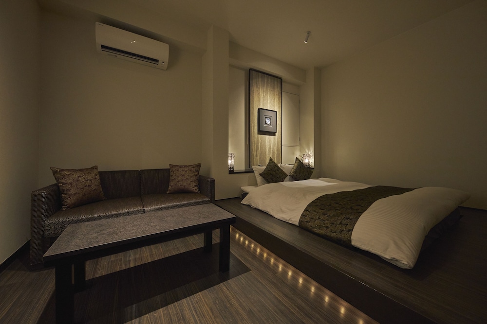 スーペリア ダブルルーム クイーンベッド 客室2 | SAKE Kura Hotel 川崎宿