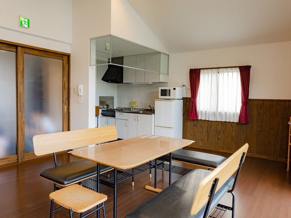 レイクビューコテージ 禁煙 リビング エリア4 | 松江市宍道ふるさと森林公園