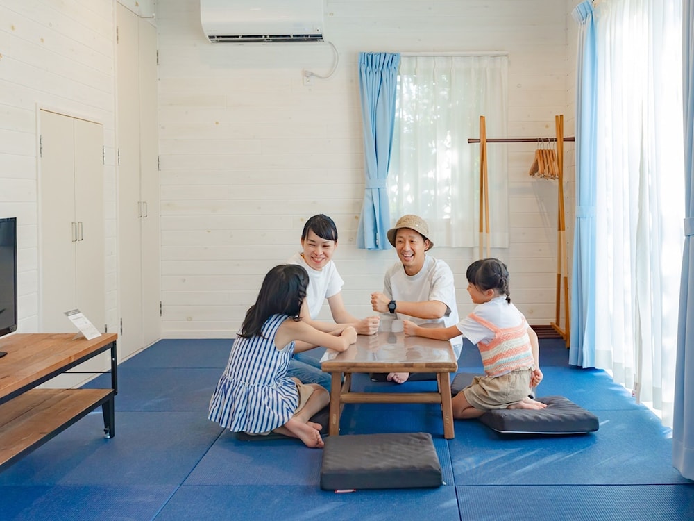マウンテンコテージ 禁煙 リビング エリア2 | 松江市宍道ふるさと森林公園