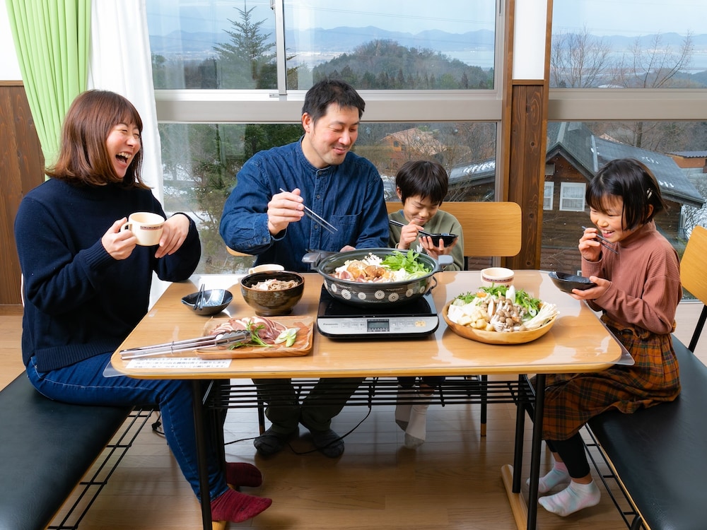 レイクビューコテージ 禁煙 客室12 | 松江市宍道ふるさと森林公園