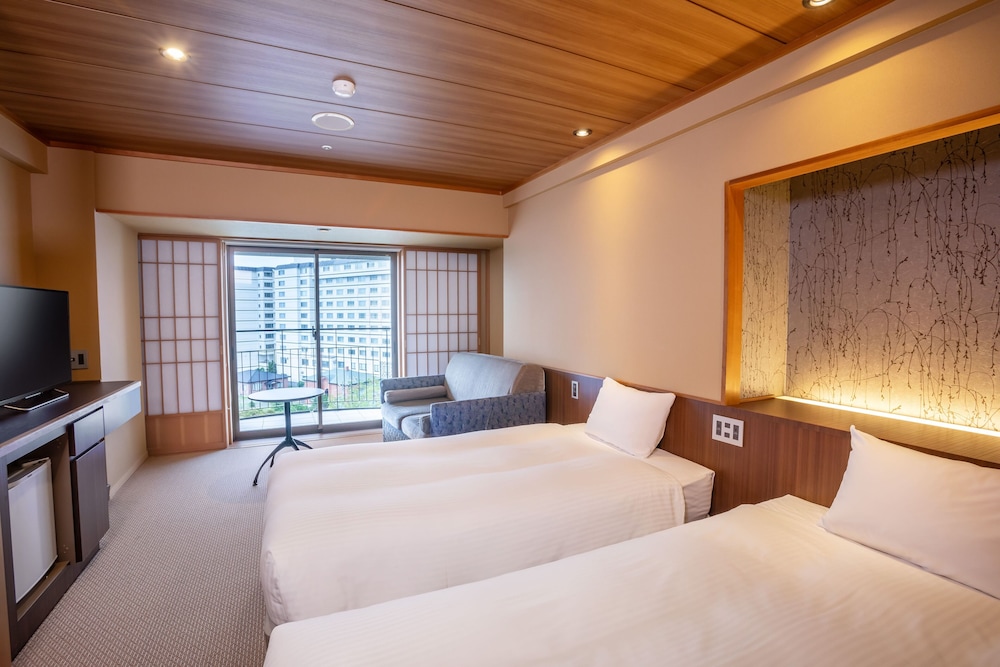 カジュアルルームB【ソファスペース／ツイン／26平米】禁煙 | 函館 湯の川温泉 ホテル万惣