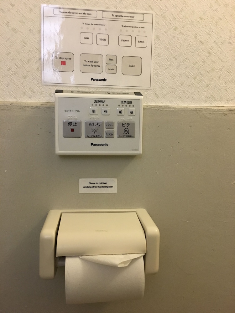 スタンダード トリプルルーム バスルーム2 | ビジネスホテル新大久保石亭