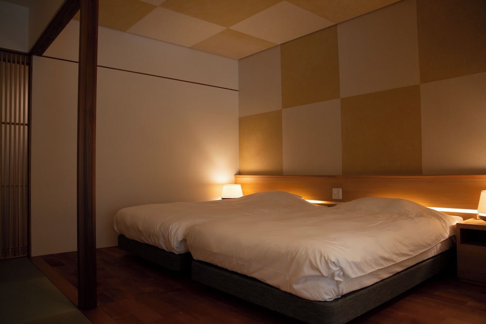 デラックス ツインルーム ガーデンビュー 1 階 | 東山のオーベルジュ 薪の音 金澤