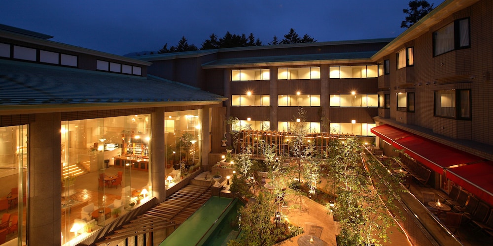 中庭1 | ホテル サイプレス軽井沢