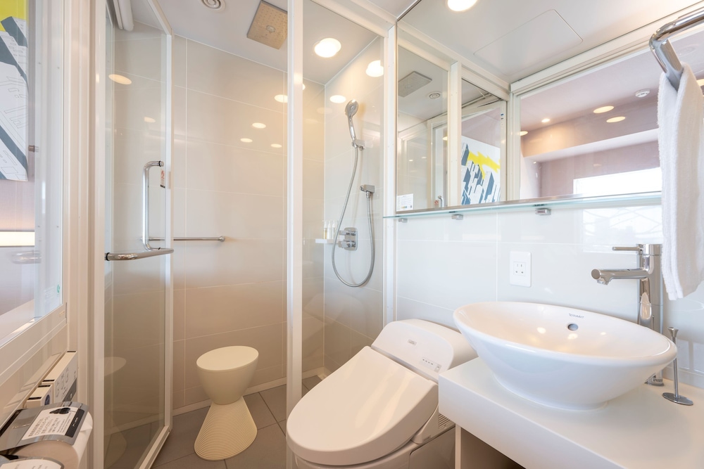 エコノミー ダブルルーム 禁煙 バスルーム1 | レム六本木