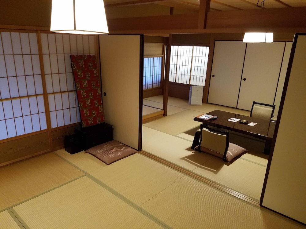セミスイート 和室 10畳+6畳 禁煙 客室6 | 大和屋本店