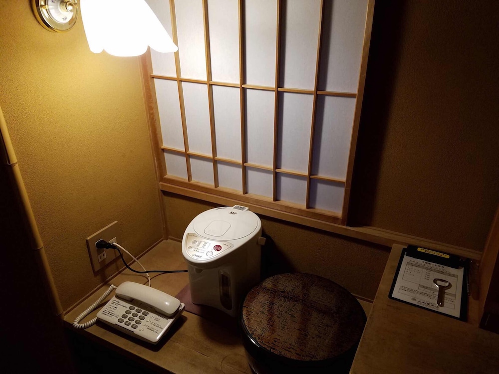 スタンダード 和室 10畳 禁煙 客室4 | 大和屋本店