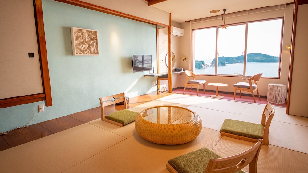 土庄会席 2023リニューアル! オーシャンビュー和室7.5畳 / 禁煙 客室1 | 天空ホテル 海廬