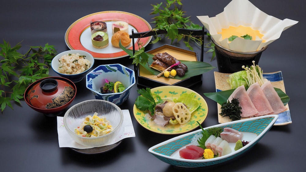 土庄会席 オーシャンビュー和室 禁煙 バスなし | 天空ホテル 海廬