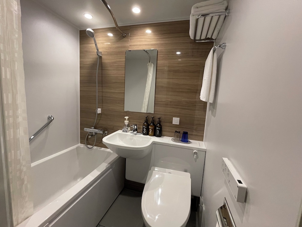 ダブルルーム 禁煙 バスルーム1 | ホテルリソル町田