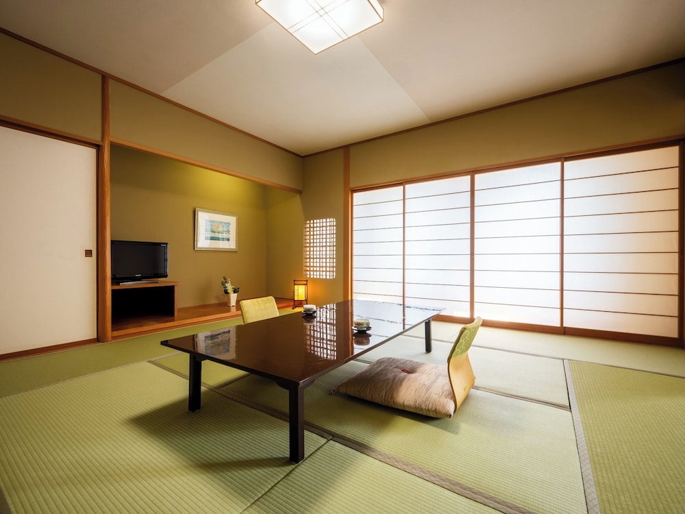 [禁煙] [特別和洋室] ひのき風呂付き(約85平米) 客室2 | ホテル鹿角