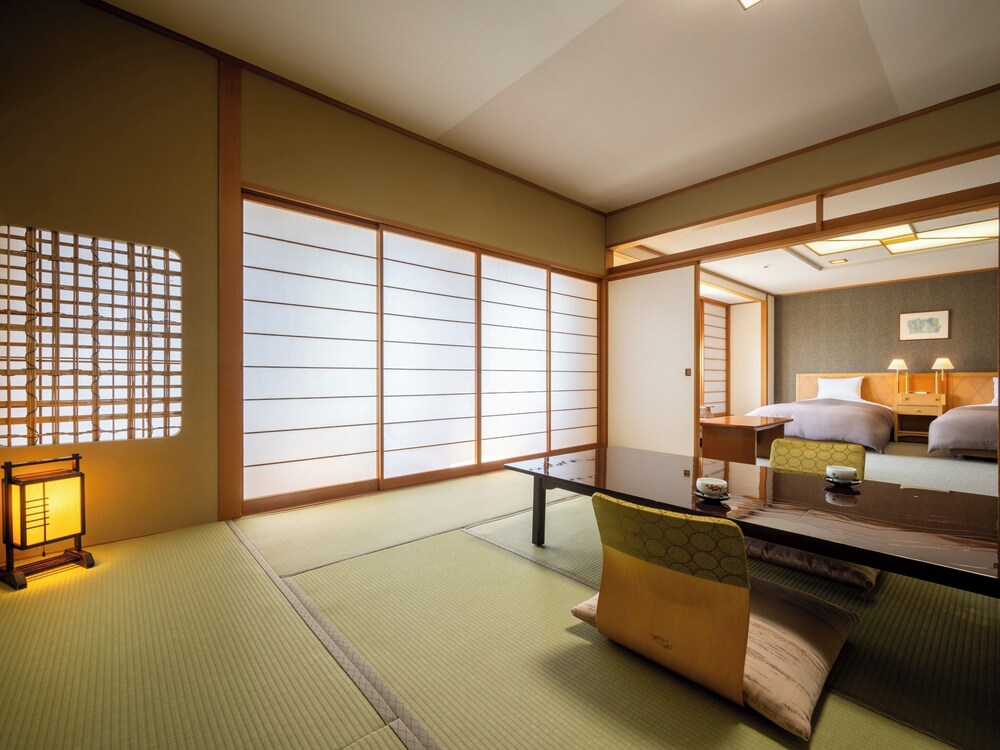 [禁煙] [特別和洋室] ひのき風呂付き(約85平米) 客室1 | ホテル鹿角