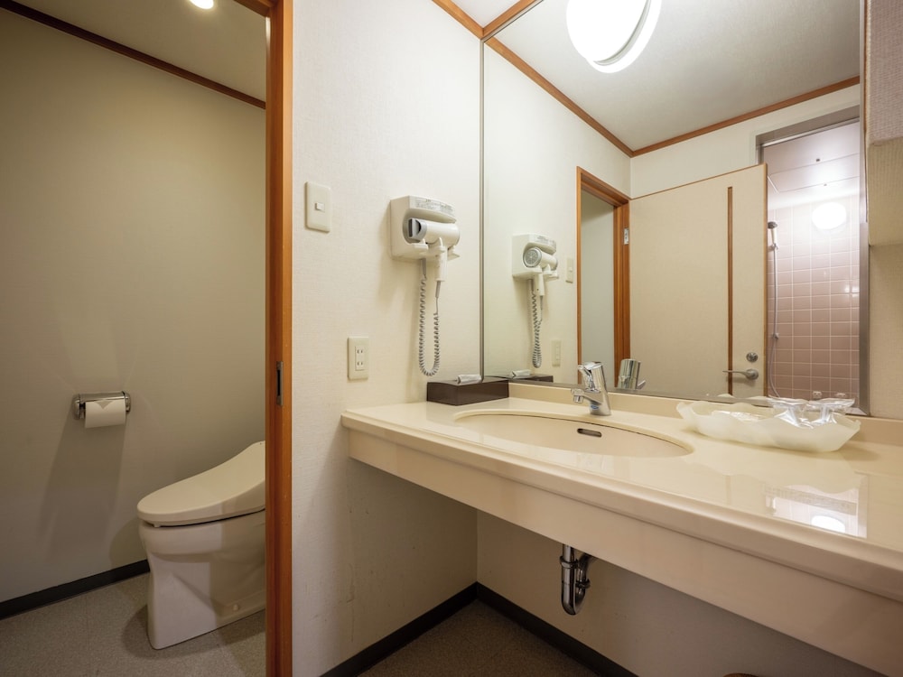 トラディショナル ルーム バスルーム1 | ホテル鹿角