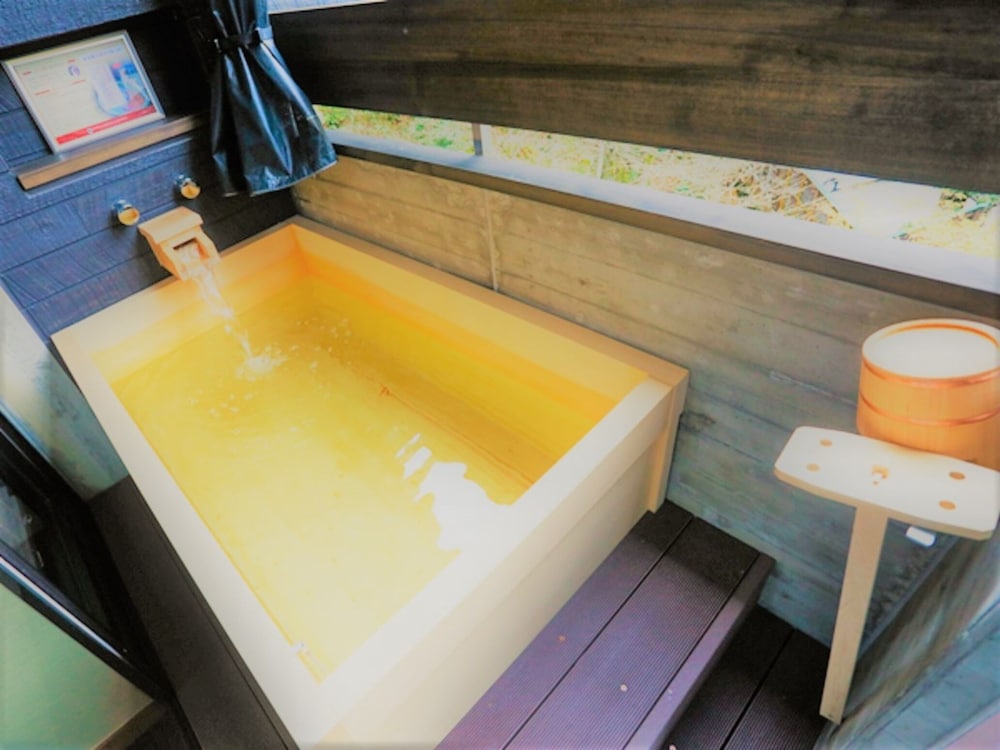 [洋モダン洋室]23平米＋テラス8平米　露天風呂　喫煙 バスルーム0 | リブマックスリゾート奥道後