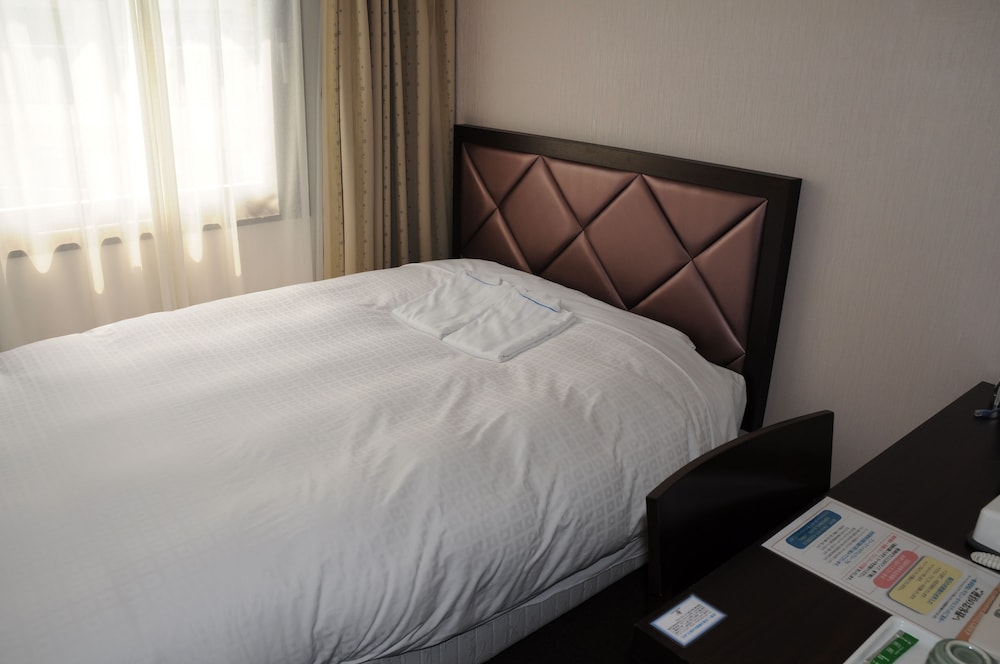 セミダブルルーム 喫煙可 客室1 | ホテルテラス横浜