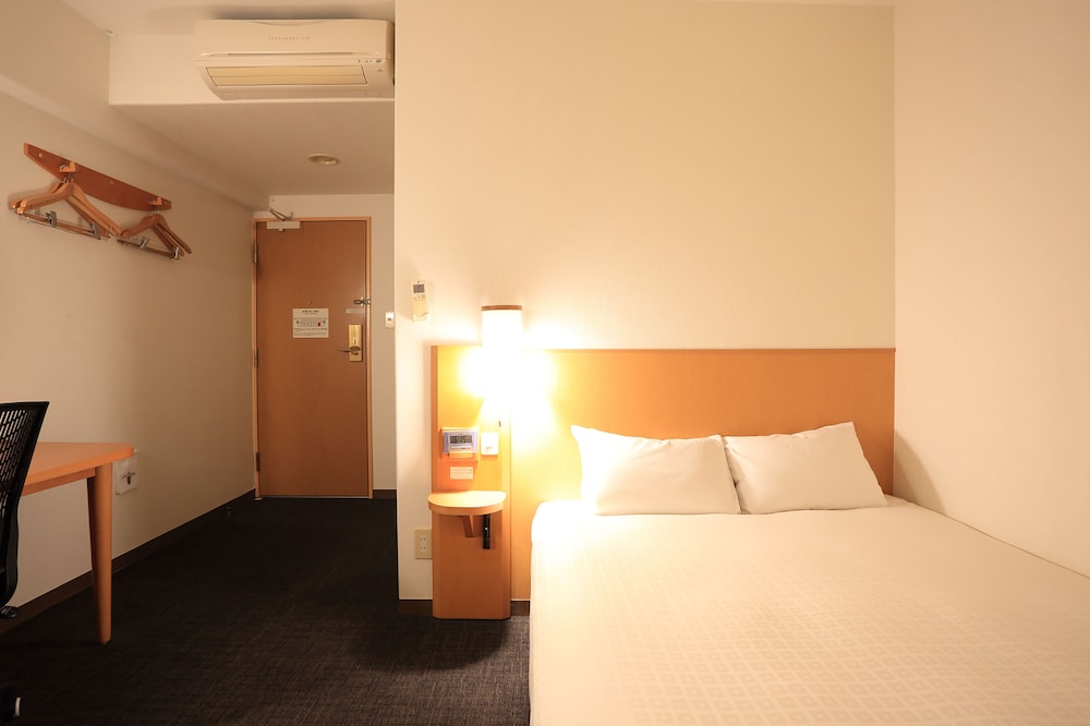 ダブルルーム 喫煙可 | スマイルホテル塩釜