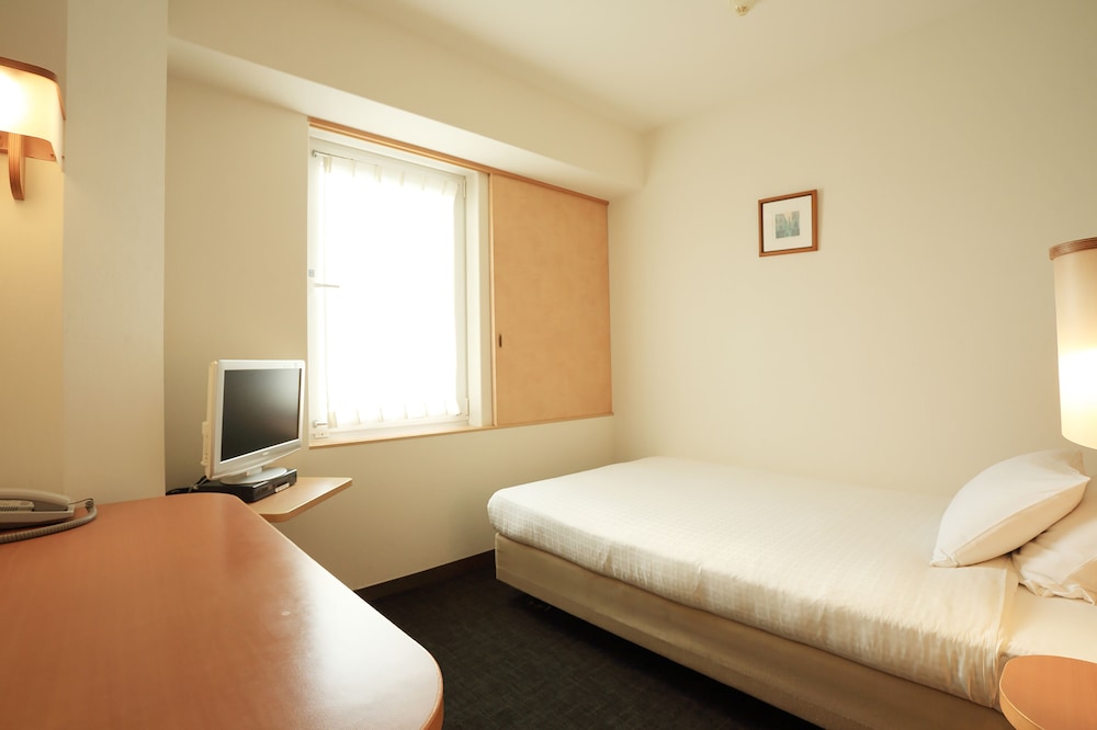 セミダブルルーム 禁煙 | スマイルホテル塩釜