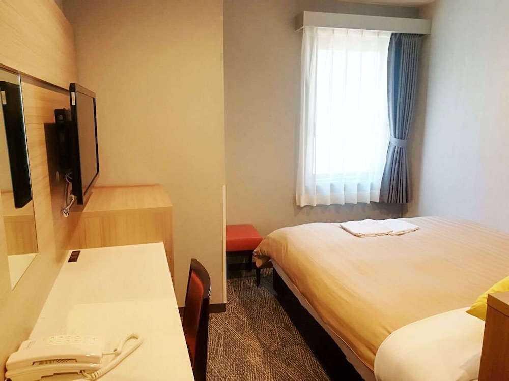 エコノミー ダブルルーム 喫煙可 | ホテルサンロイヤル川崎