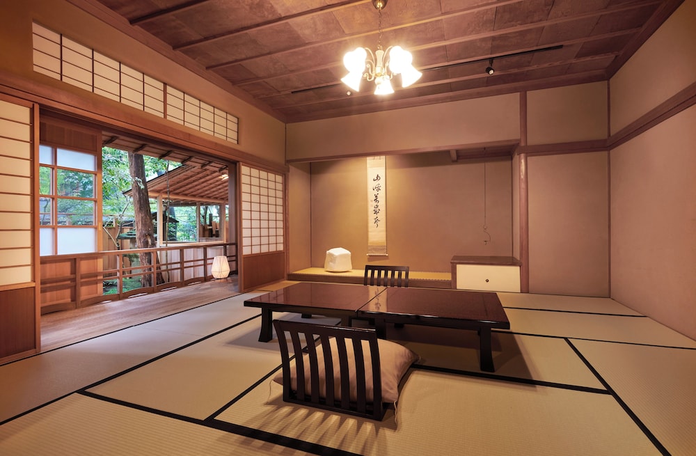 ラグジュアリー スイート | あらや滔々庵