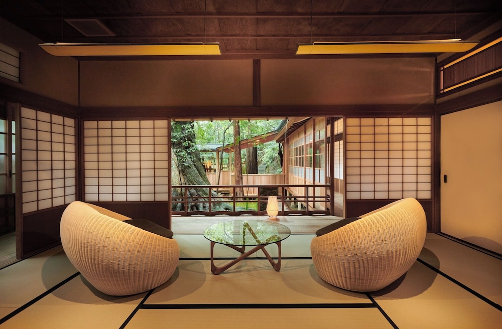 ラグジュアリー スイート 客室1 | あらや滔々庵