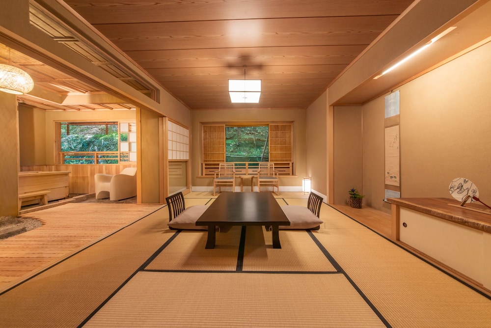 露天風呂付 和洋室 禁煙 | あらや滔々庵