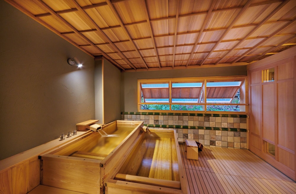 露天風呂付 和洋室 禁煙 バスルーム0 | あらや滔々庵