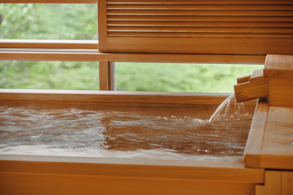 露天風呂付 和洋室 禁煙 バスルーム1 | あらや滔々庵