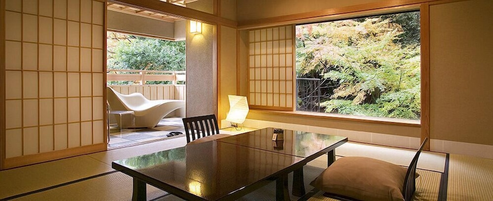 露天風呂付 和洋室 禁煙 客室5 | あらや滔々庵