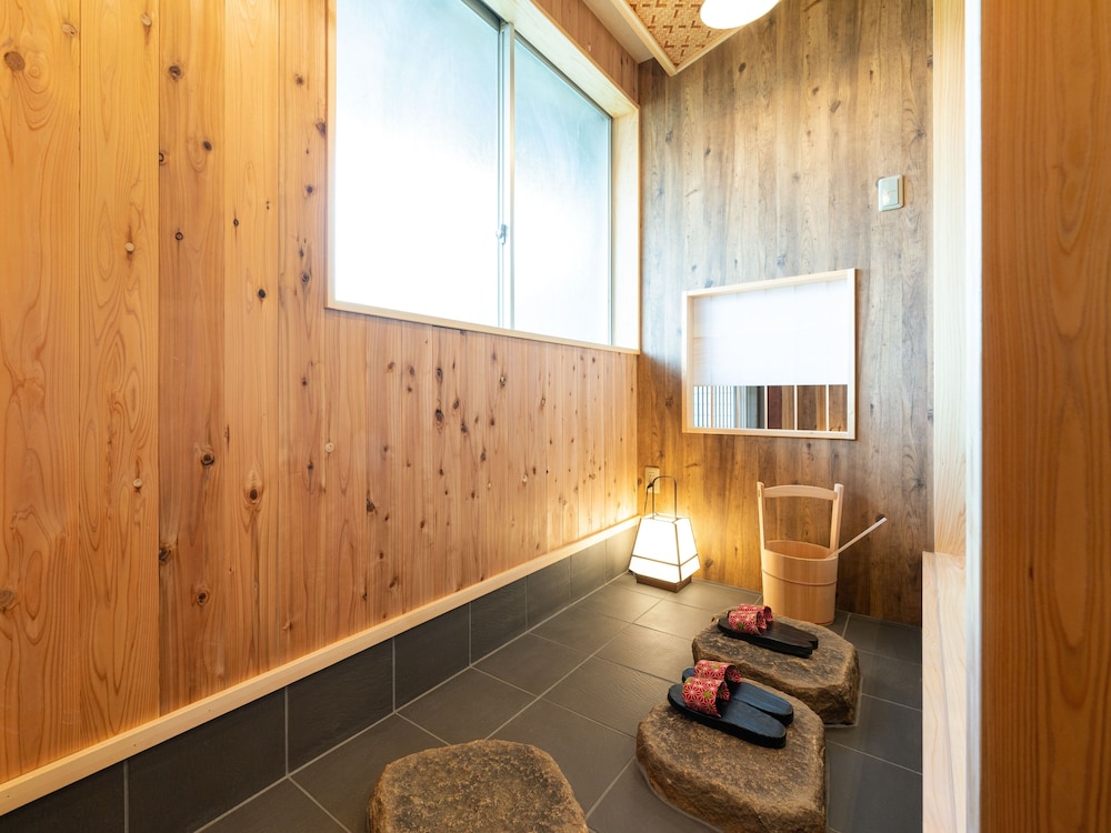 新 半露天風呂付客室赤岳 ･ (禁煙ルーム) 客室5 | 銘庭の宿 ホテル甲子園