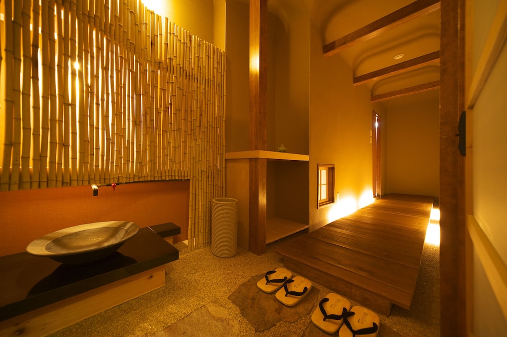 露天風呂付客室 天目 客室2 | 銘庭の宿 ホテル甲子園