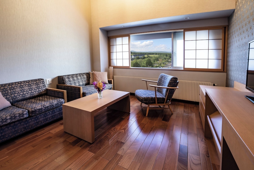 デュープレックス シングルベッド 2 台 (Japanese) 客室1 | ANAクラウンプラザホテルリゾート安比高原 by IHG