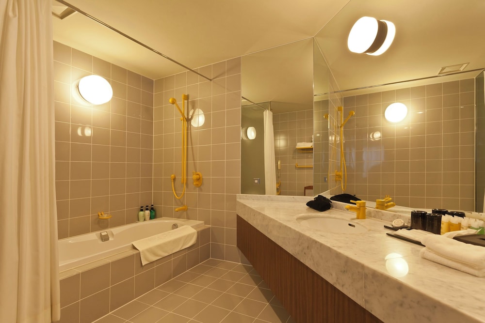 ロイヤル スイート ベッド (複数台) タワー (High Floor) バスルーム0 | ANAクラウンプラザリゾート安比高原 by IHG