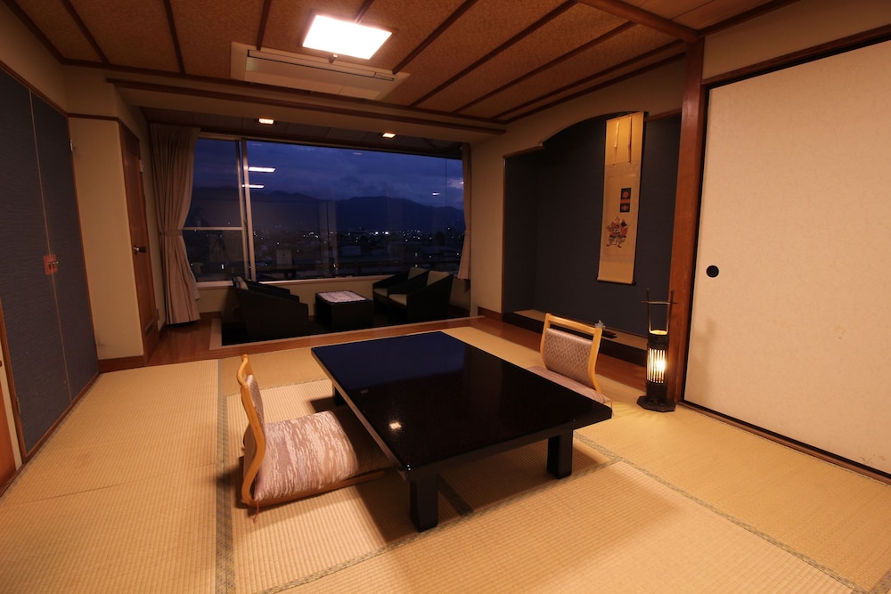本館・和みの和室 客室2 | ホテル八田