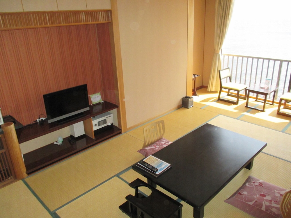 モダンデザインルーム 客室3 | 稲取東海ホテル湯苑