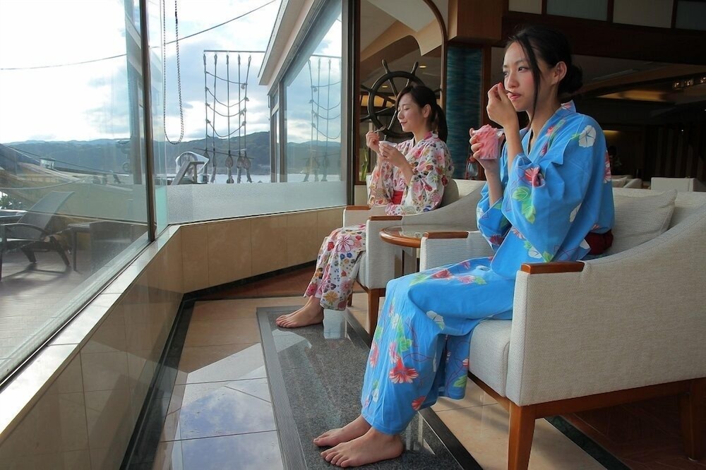 ロビーラウンジ1 | 稲取東海ホテル湯苑 ロビーラウンジ1 | 稲取東海ホテル湯苑