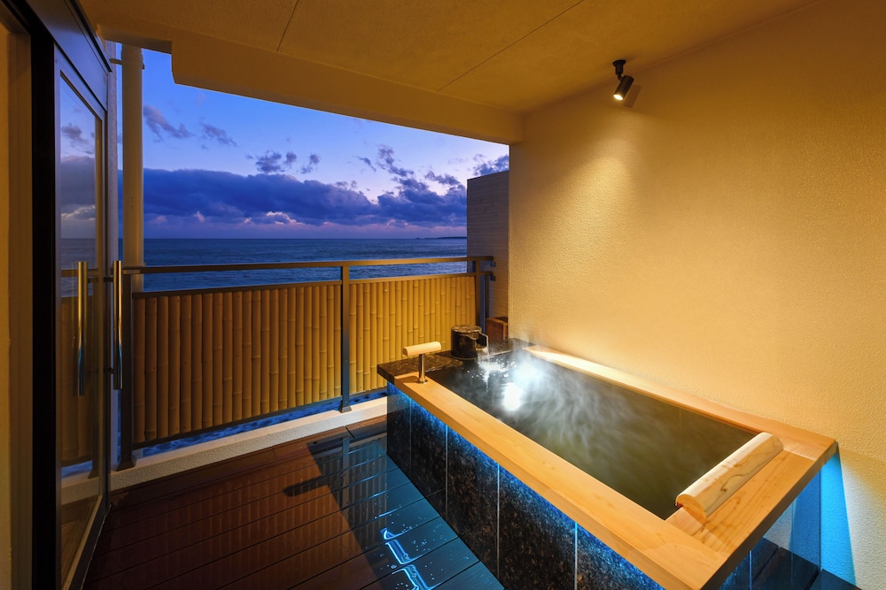 ジュニア ルーム バスルーム1 | 稲取東海ホテル湯苑