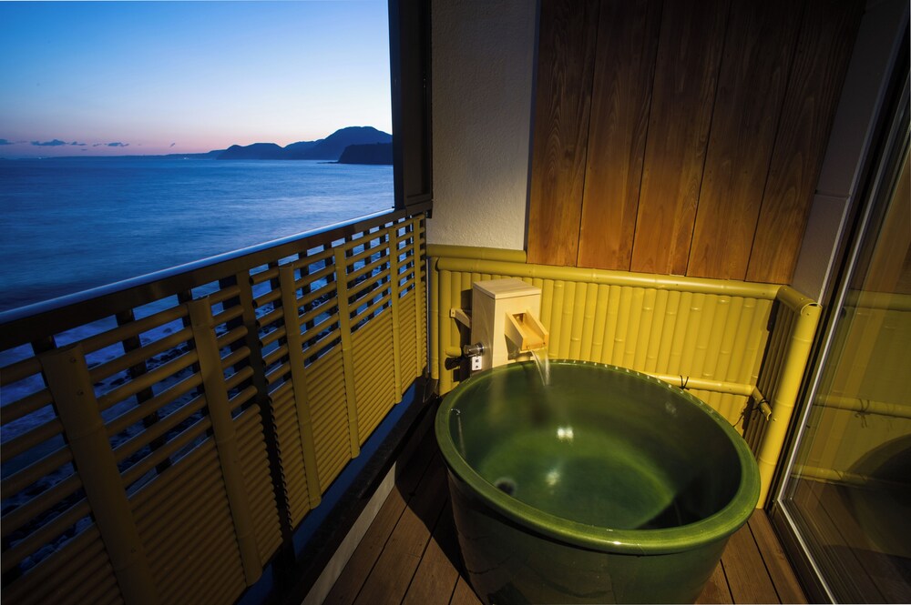 スーペリア ダブルまたはツインルーム バスルーム0 | 稲取東海ホテル湯苑